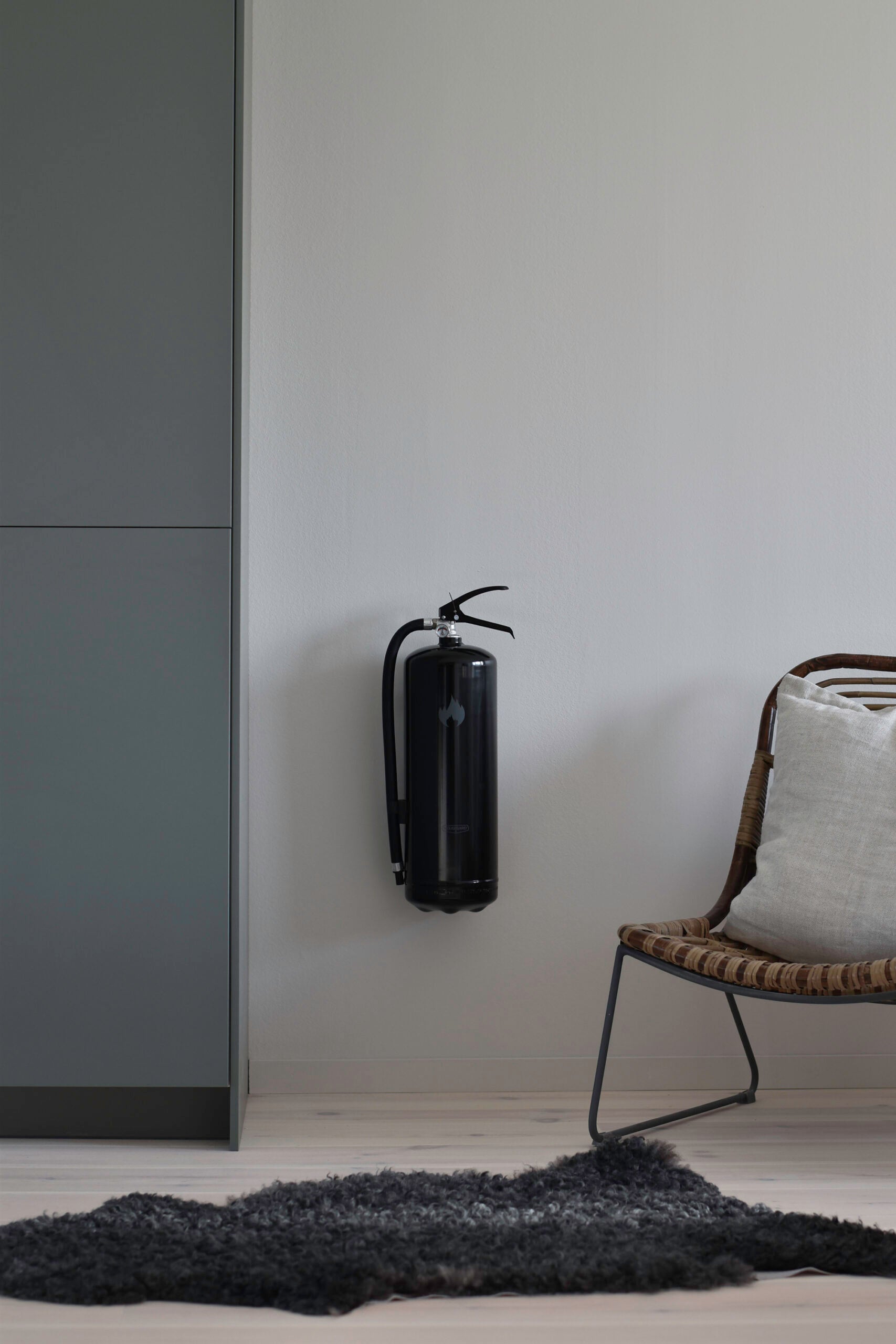 Housegard design pulverbrandsläckare - 6 kg, svart